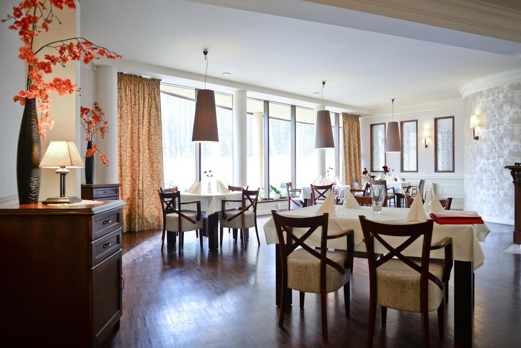 Hotel Venus Kolbudy Bagian luar foto