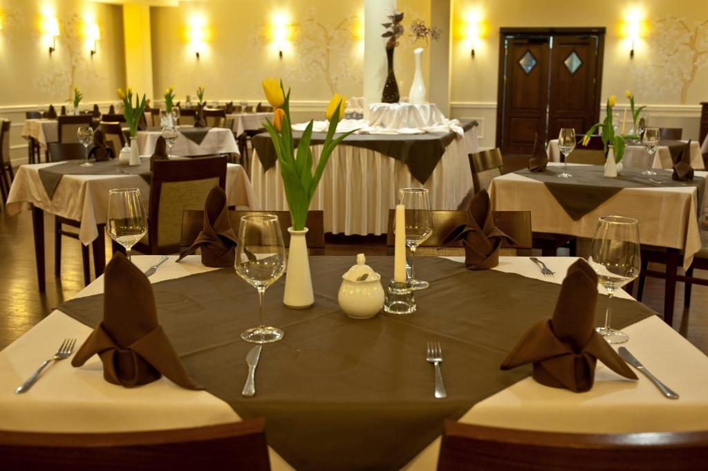 Hotel Venus Kolbudy Bagian luar foto